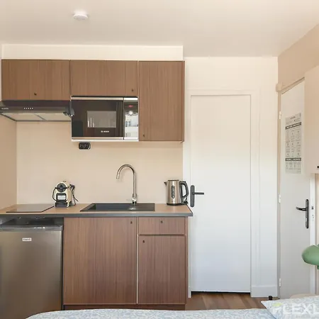 Charming 16m In 20 With Shared Terrace * Parijs