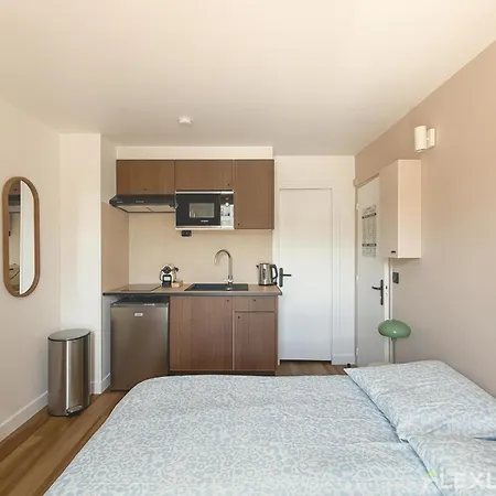 Charming 16m In 20 With Shared Terrace Апартаменты Париж