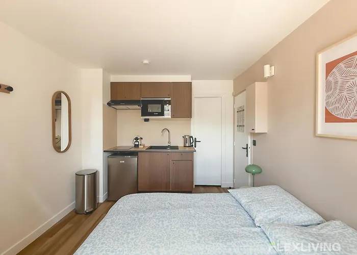 Charming 16m In 20 With Shared Terrace Апартаменты Париж