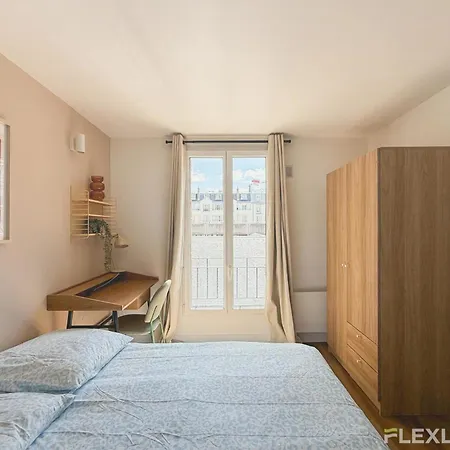 Charming 16m In 20 With Shared Terrace *